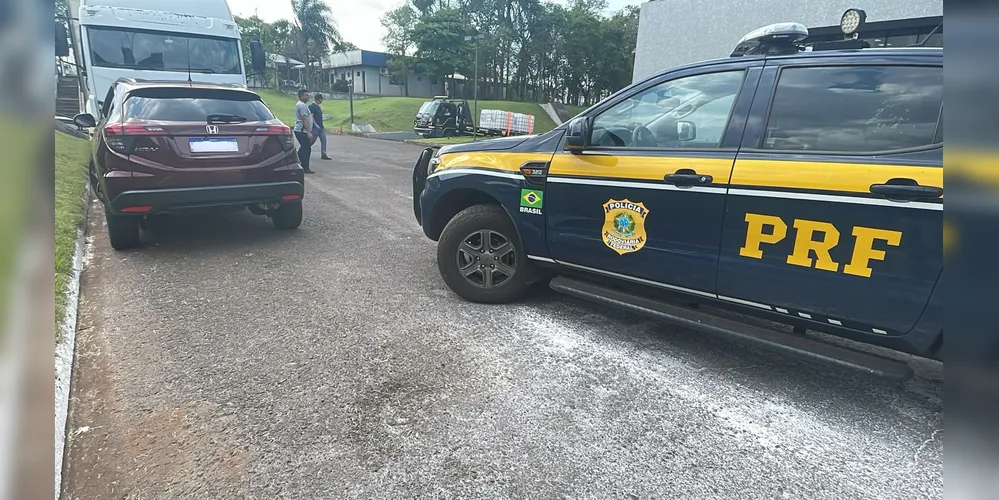 PRF recupera carro roubado após perseguição em Santa Terezinha de Itaipu