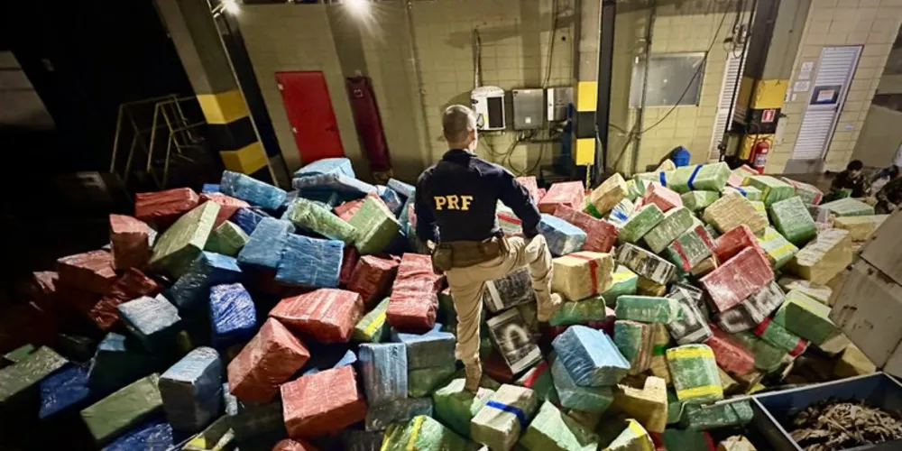PRF apreende quase 20 toneladas de maconha e realiza a maior apreensão do sul do Brasil em 2024