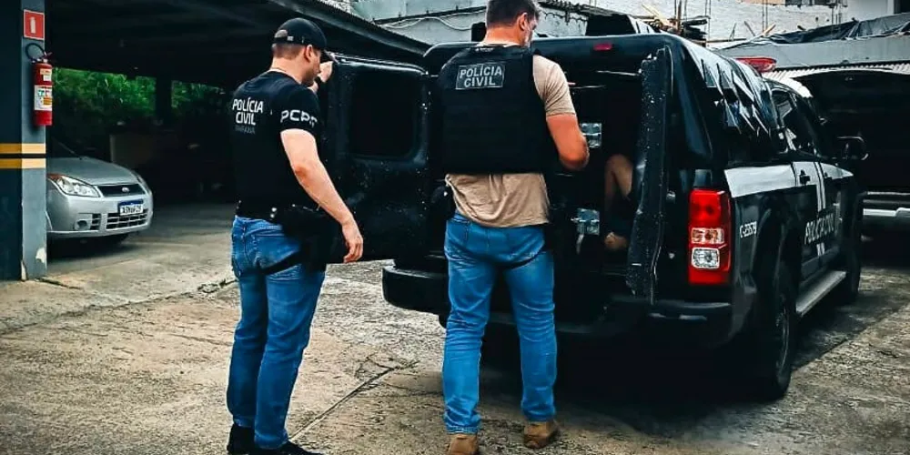 Agentes de segurança prenderam o suspeito na última quinta-feira (24)