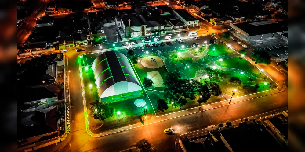 Praça Hulda Roedel fica em frente à Igreja Santa Rita