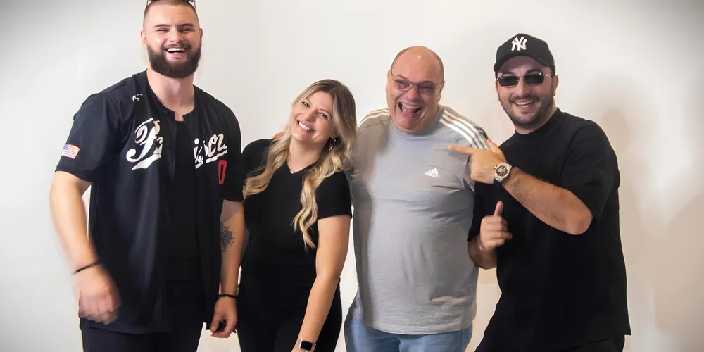Integrantes do 'Happy Hour', programa da Rádio Mundi