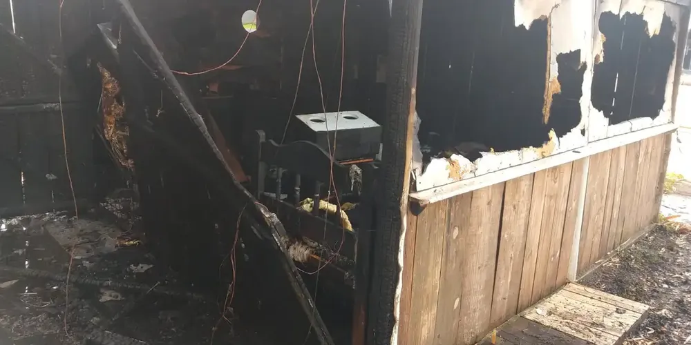 Fogo foi controlado por militares do Corpo de Bombeiros