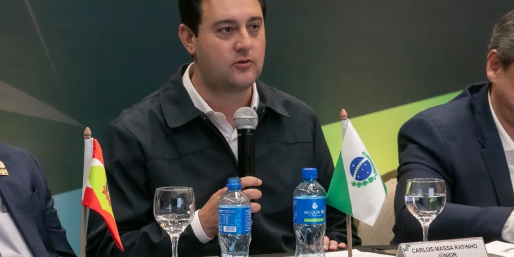 Governo do Paraná vai pagar 13º salário de forma integral no dia 6 de dezembro