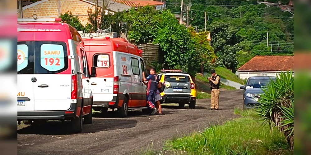 Equipes da PM e do Samu estiveram no local da ocorrência