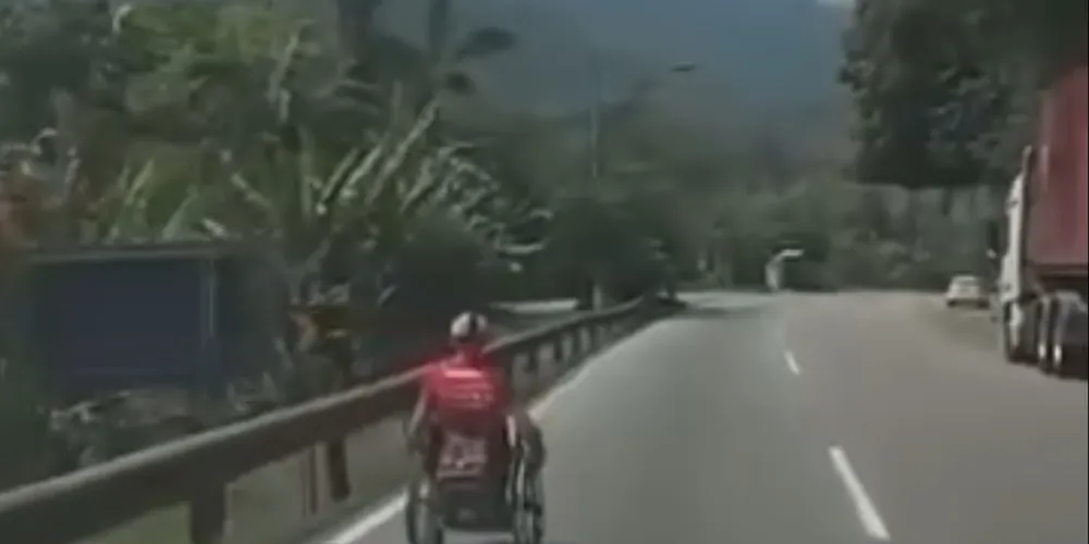 Flagrante aconteceu na SC-418, uma das rodovias mais movimentadas da região de Joinville