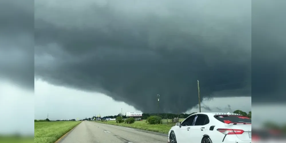 Este é o maior número de alertas de tornado já emitidos em um único dia para o estado da Flórida