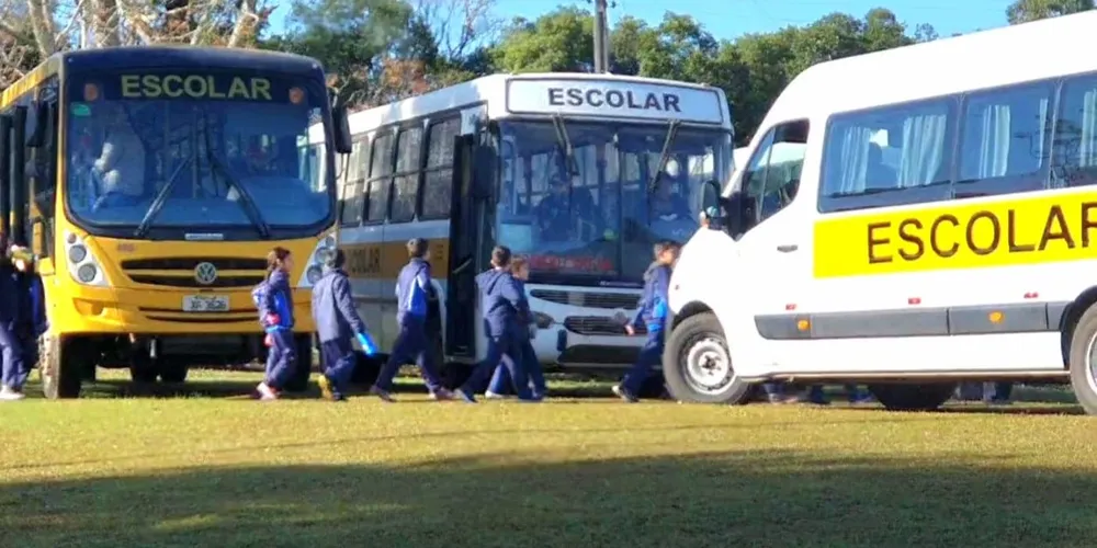 Atualmente, o município atende 78 rotas de transporte escolar