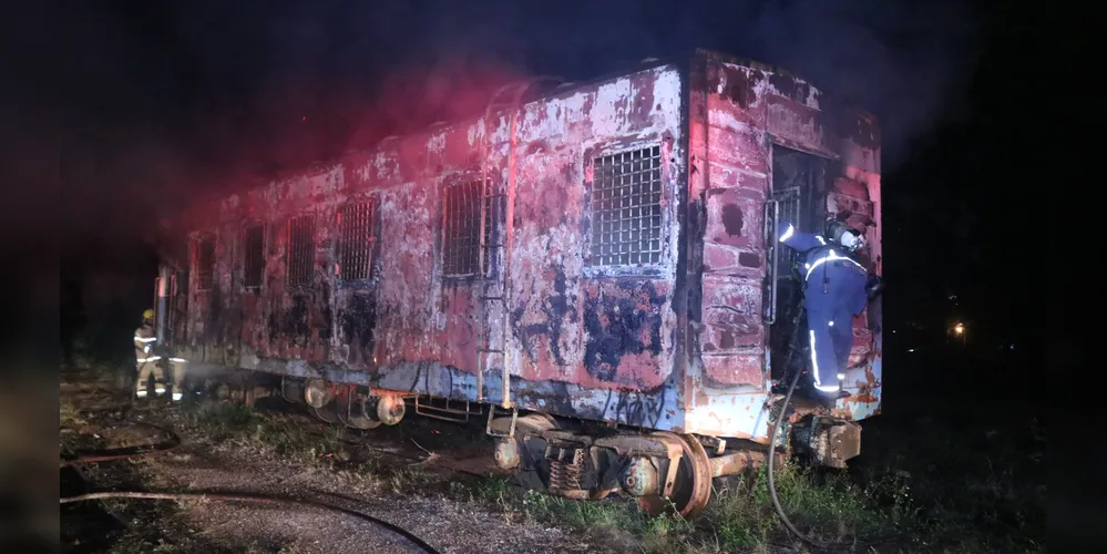 Militares evitaram que o incêndio tomasse proporções maiores