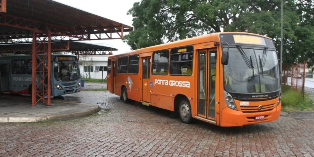 Ônibus retornarão com linhas que haviam sido suspensas ainda durante a pandemia de Covid-19