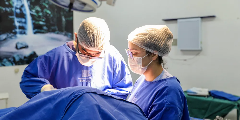 Para saber mais sobre o "Viva Mais Cirurgias" e agendar uma consulta inicial, os interessados podem entrar em contato pelo telefone (42) 99829-0011