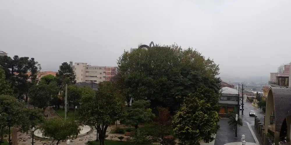 Em Ponta Grossa, neste sábado (05), a máxima chega aos 23º C, enquanto a mínima será de 11º C