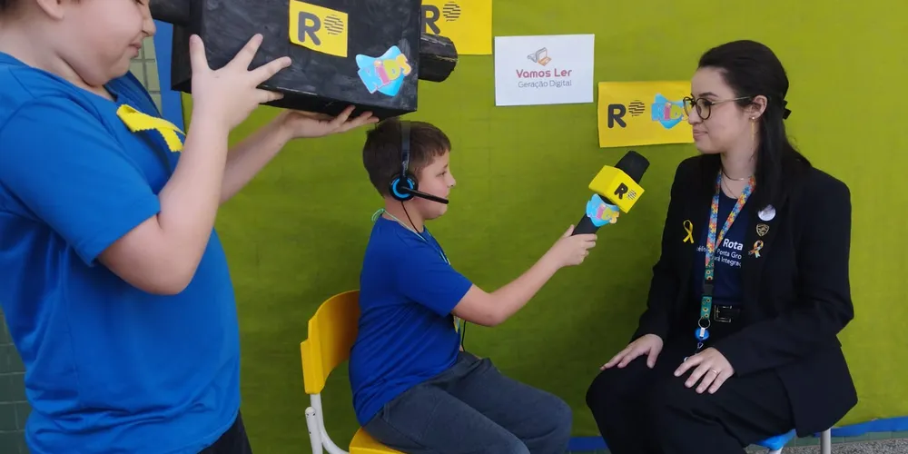 Os alunos tiveram a oportunidade de entrevistar a palestrante convidada, trabalhando também questões comunicacionais e de oratória