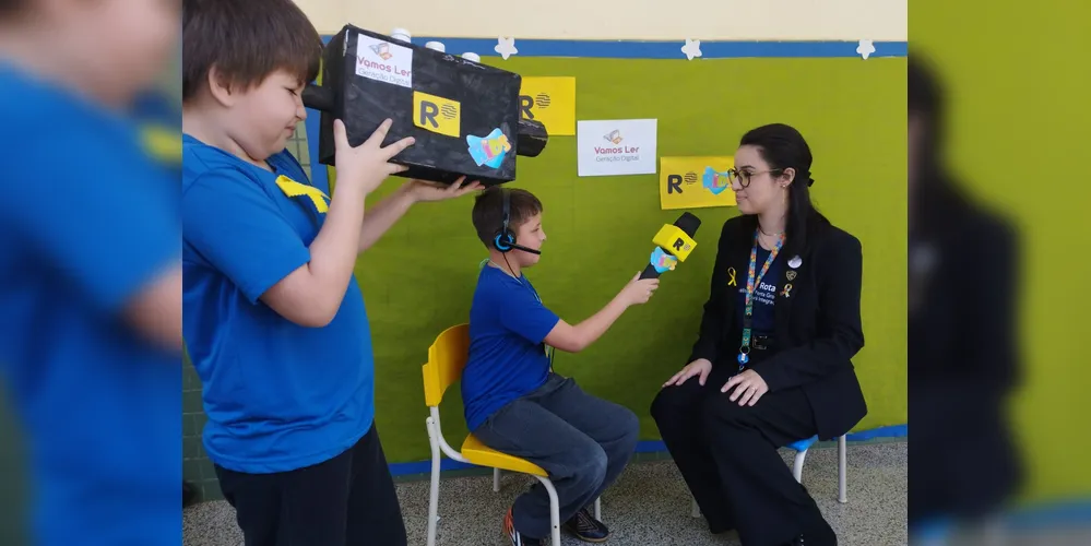 Os alunos tiveram a oportunidade de entrevistar a palestrante convidada, trabalhando também questões comunicacionais e de oratória