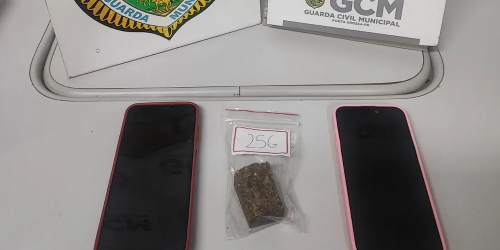 Droga foi apreendida com um jovem, que teria adquirido de um outro, com negociação pelo Whats