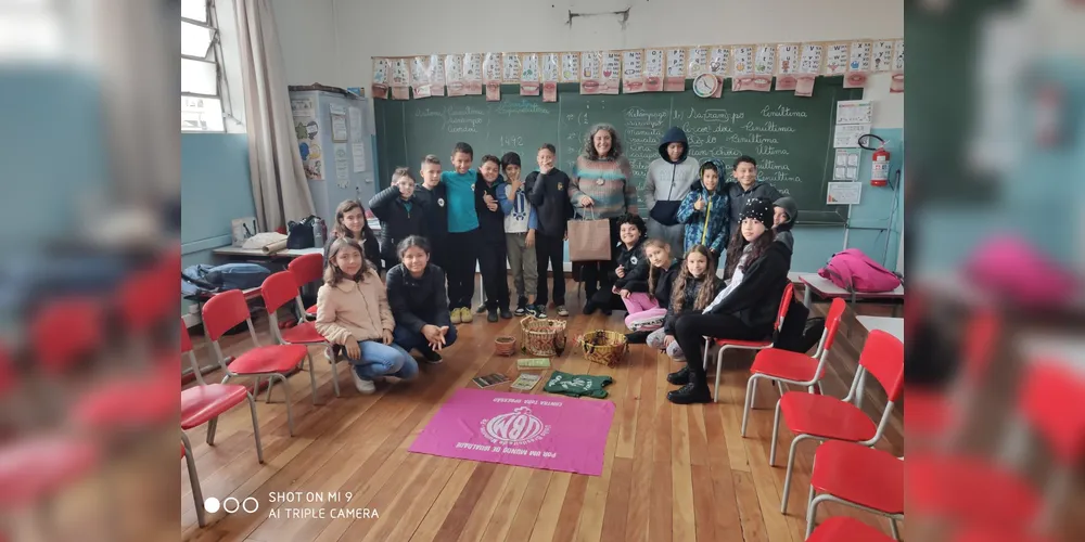 Os alunos realizaram diversas atividades, como pesquisas, uma conversa com uma convidada especial e a apresentação de todo o conteúdo aos pais e colegas da escola durante a realização de uma feira cultural