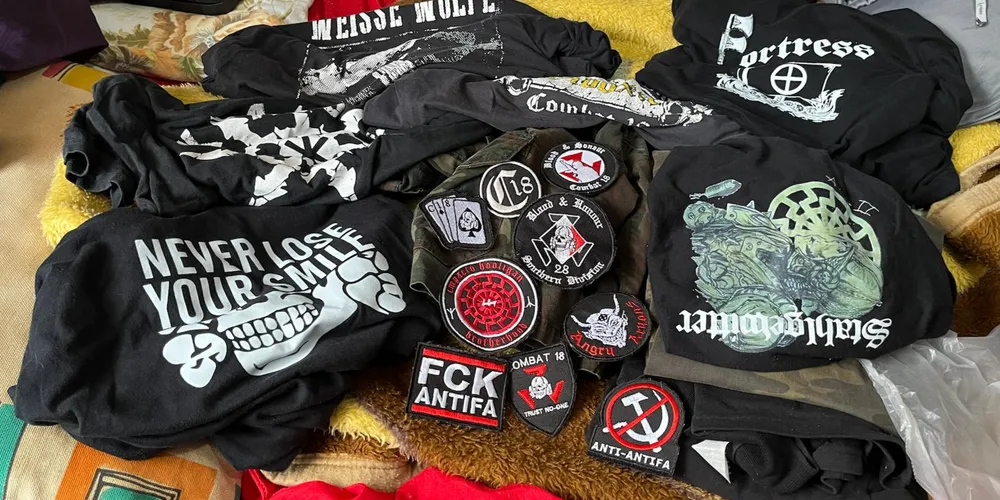 Os objetos estão ligados a um grupo neonazista