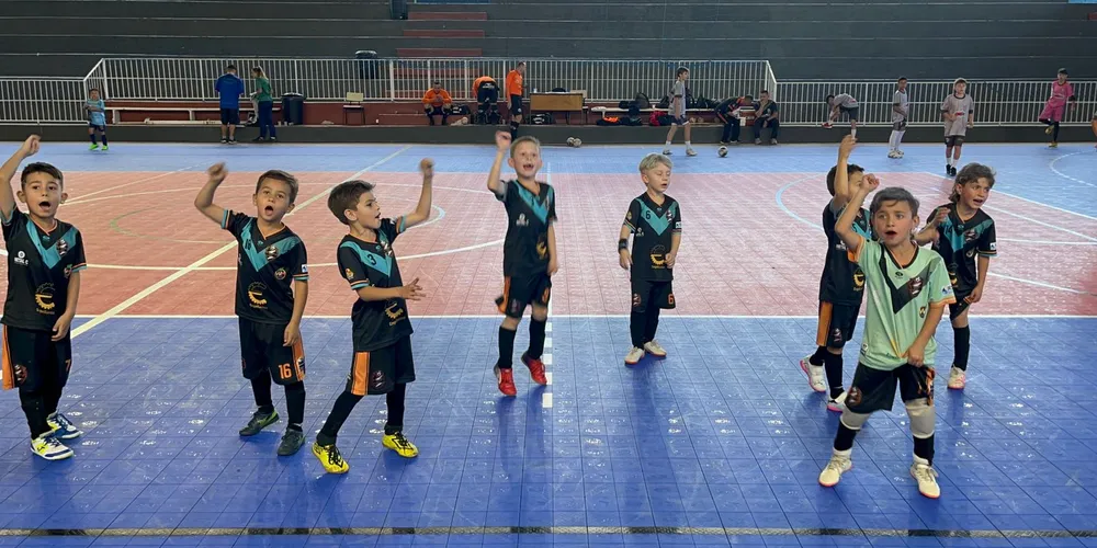 O time sub-6 venceu duas partidas no último sábado (05), em Campo Largo