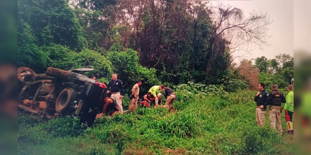 A ocorrência foi registrada no km 438 da rodovia, na região de Tibagi