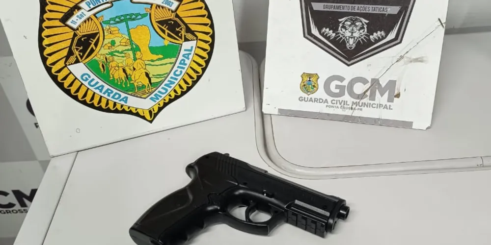 A equipe da GCM apreendeu o objeto a pedido da vítima