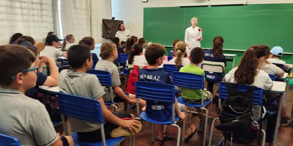 A palestra com uma dentista foi o complemento das atividades realizadas pela turma