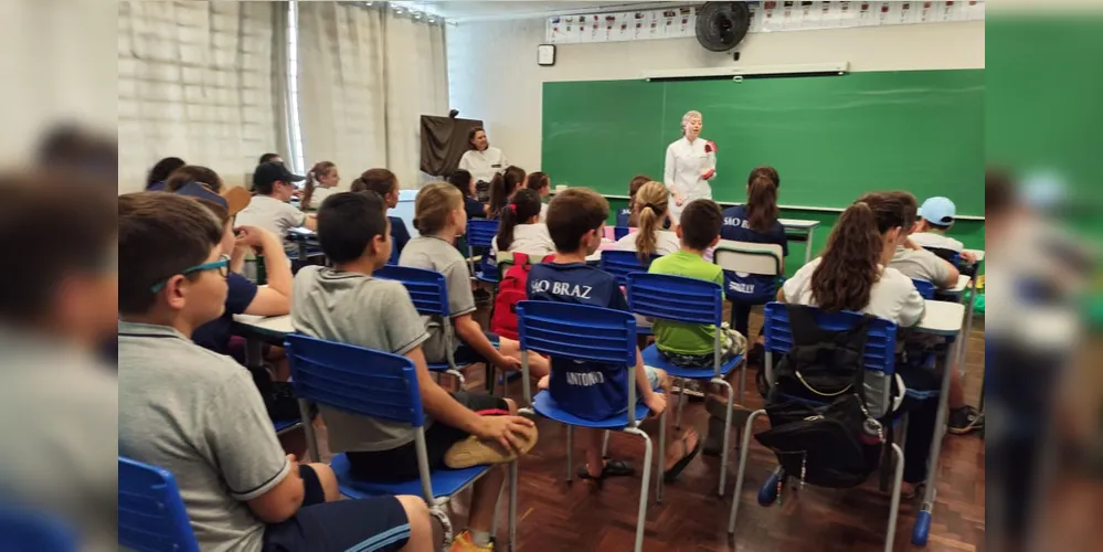 A palestra com uma dentista foi o complemento das atividades realizadas pela turma