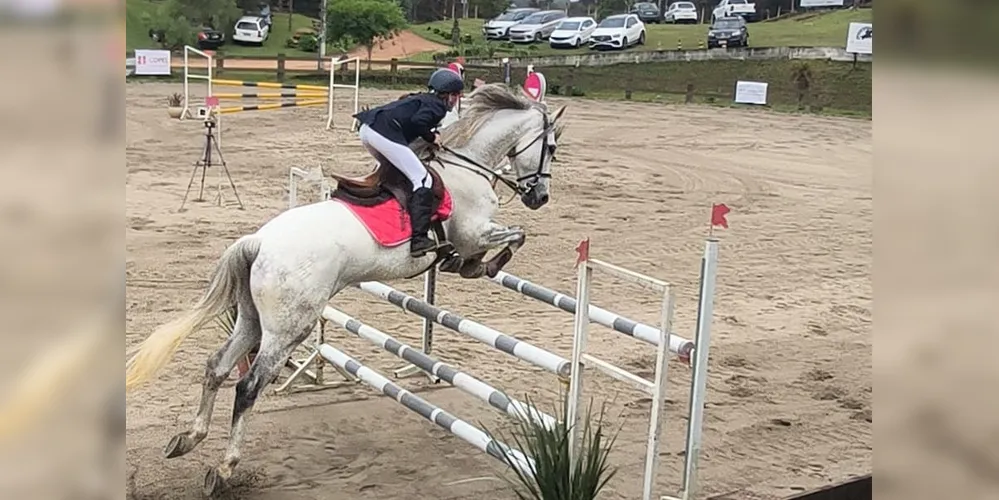 Ponta-grossenses conquistam medalhas em competição de hipismo