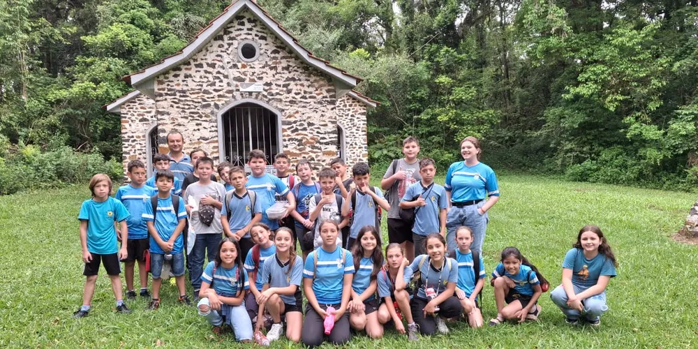 O passeio incentivou a reflexão crítica sobre a preservação ambiental e dos bens culturais nos educandos