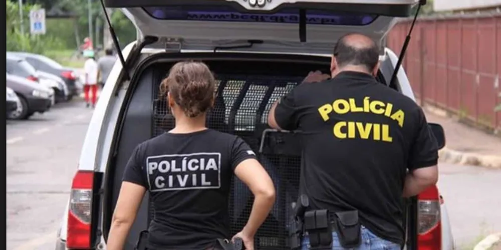 O outro assaltante, identificado como um homem de 30 anos, continua sendo procurado