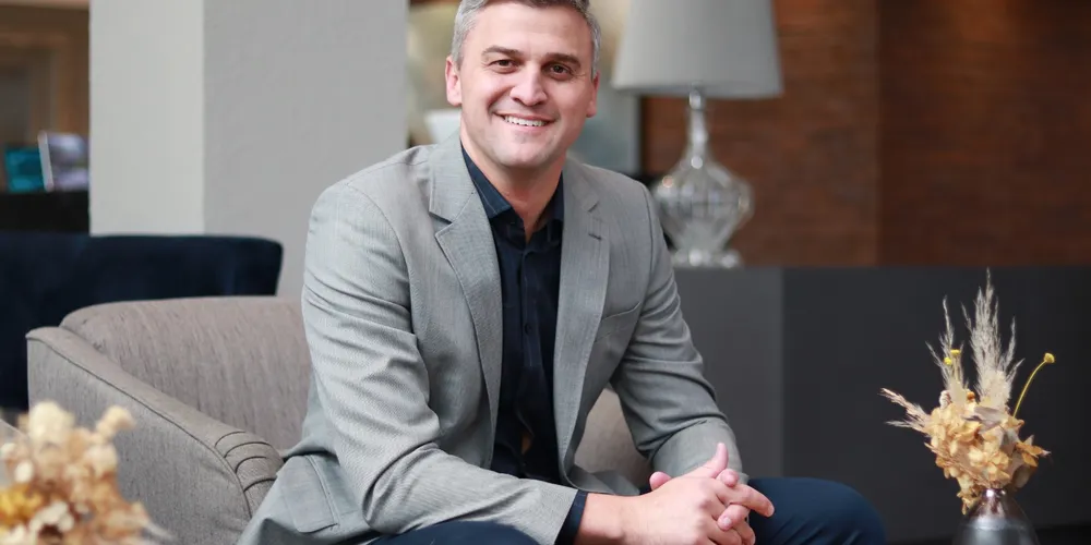 Andriguetto Júnior se compromete a intensificar o diálogo com as instituições de ensino