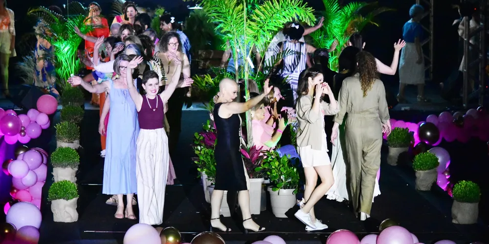 O Desfile do Bem conduz pacientes oncológicos para modelar