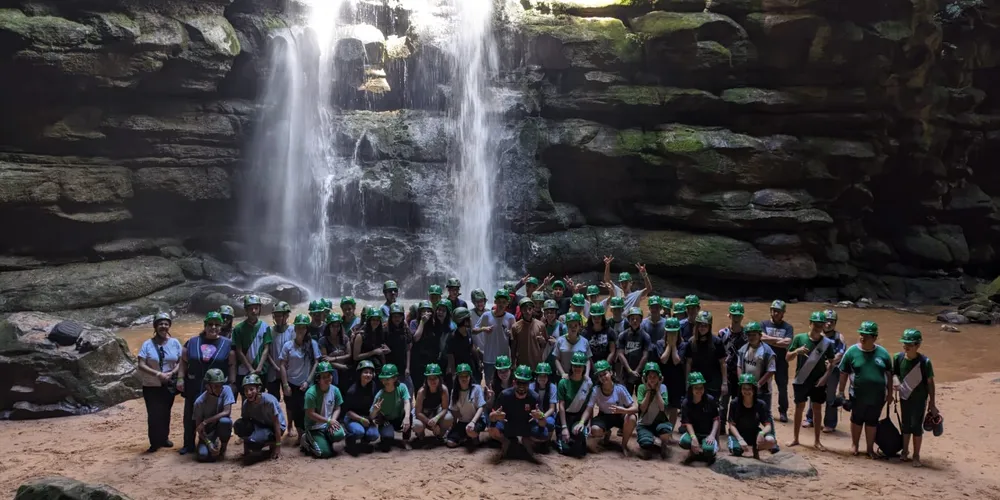 Alunos visitaram o Buraco do Padre, em Ponta Grossa