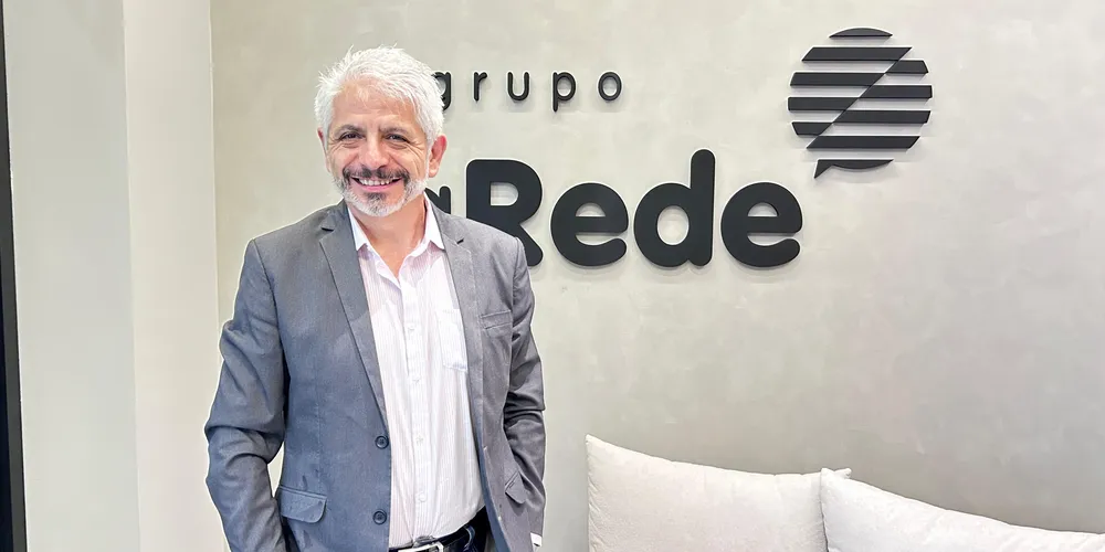 Professor Nelson conta as novidades do festival e o que ele representa para a cidade há 51 anos. Além de honrar a tradição, esse ano conta com peças encenadas em estabelecimentos da cidade