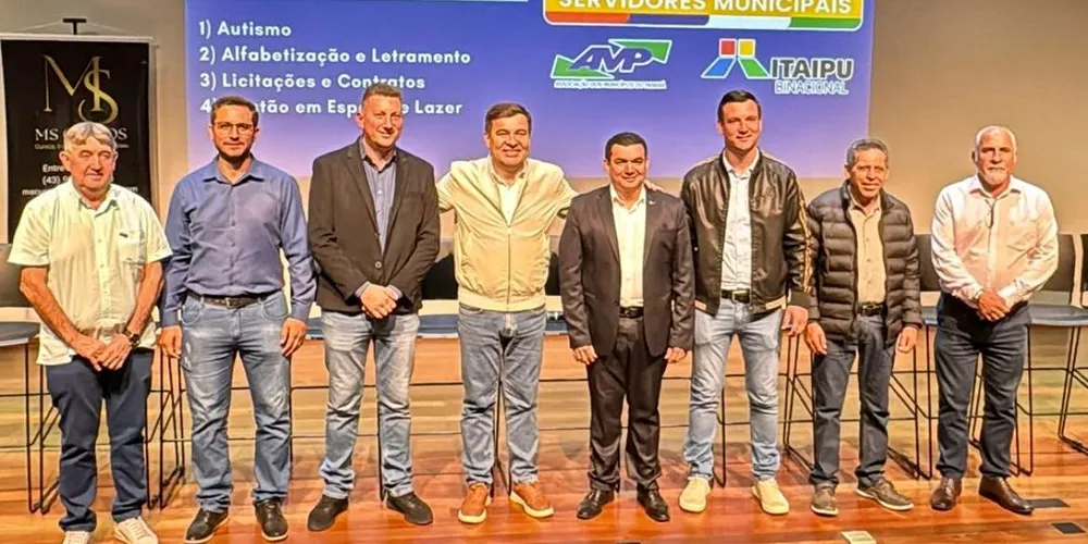 A iniciativa teve a participação de prefeitos eleitos neste ano e também dos gestores que possuem mandato em andament