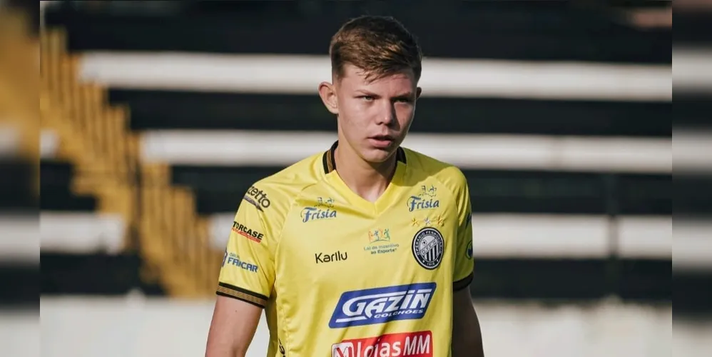 Neste ano, Nairon disputou três partidas oficiais pelo Sub-17 do clube