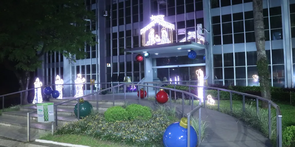 Prefeitura já está enfeitada para o Natal