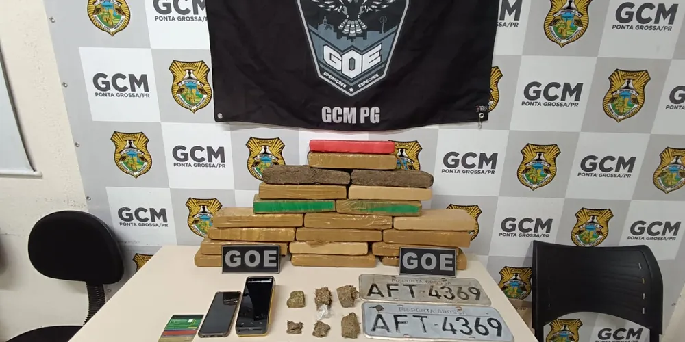 Diante das evidências, o homem foi preso em flagrante pelo crime de tráfico de drogas