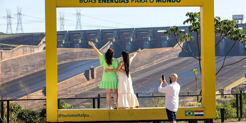 Moradores de Foz do Iguaçu e municípios lindeiros têm gratuidade em vários passeios