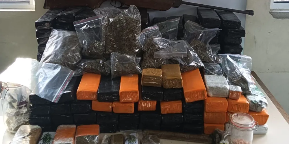 Mais de 100 quilos de droga foram apreendidos