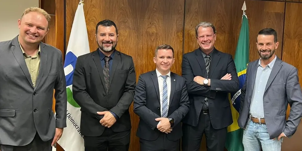 O prefeito de Campo Largo, Mauricio Rivabem, esteve na semana passada (de 12 a 14 de novembro) em Brasília (DF)