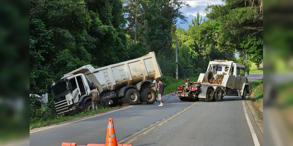 O motorista estava em um Caminhão Scania, com placas de Imbaú