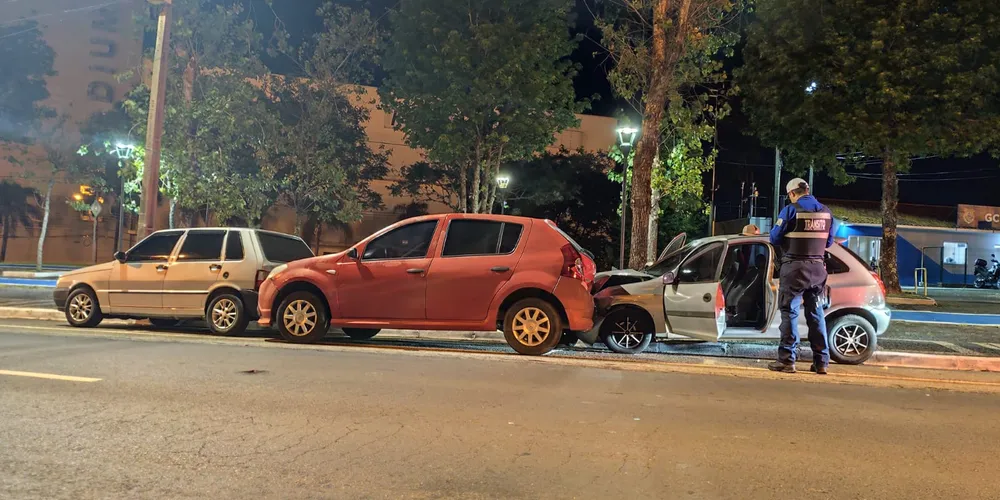 O condutor envolvido sofreu ferimentos no rosto