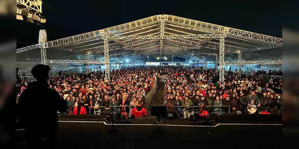 O primeiro show será de Pedro Sanchez & Thiago e Léo & Raphael, na sexta-feira, dia 13 de dezembro