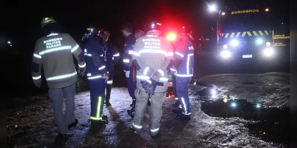 Equipes da concessionária trabalharam na limpeza e na restauração da via