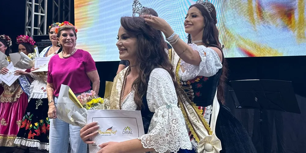 Deborah Regina Tozetto foi eleita a rainha da 33ª Münchenfest