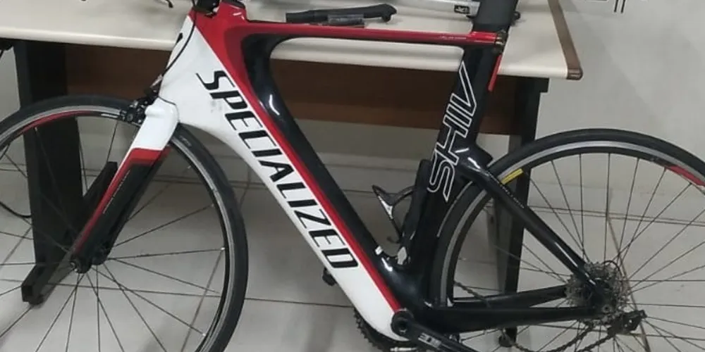 Bike furtada era da marca 'Specialized'