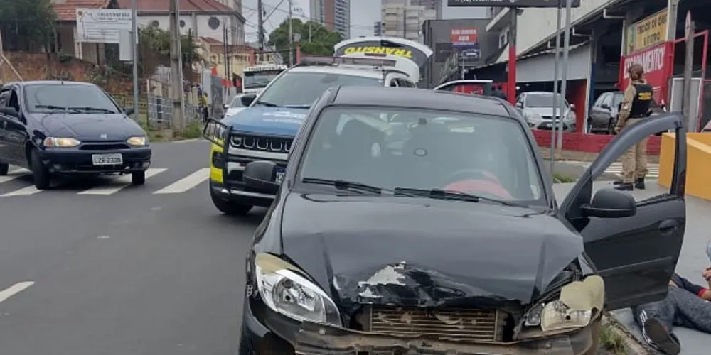 Colisão aconteceu na manhã desta terça