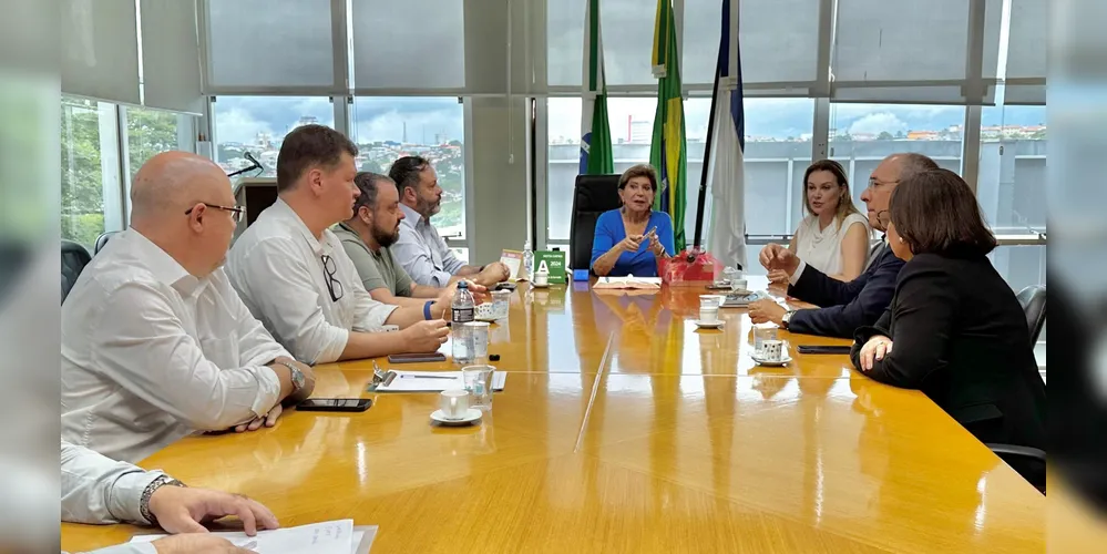 Reunião sobre o aeroporto contou com representantes da Acipg e ocorreu no gabinete da prefeita Elizabeth Schmidt