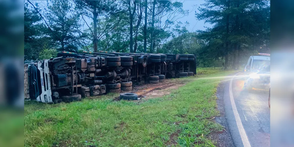 Acidente na PR-340, no km 312, aconteceu no trecho Telêmaco Borba a Tibagi, nos Campos Gerais