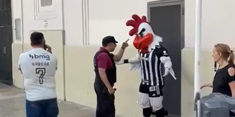 Galo chegou a ser abordado pela polícia