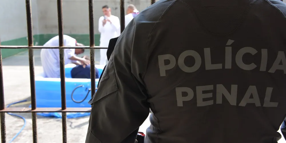 Batismo foi realizado em parceria da Polícia Penal do Paraná (PPPR) com a Igreja Universal